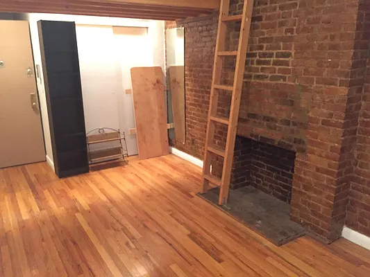 Rented by Metroline Realty | media 6