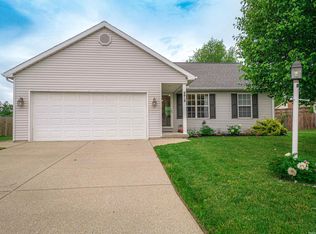 4414 Strathmoor Dr, Evansville, IN 47711