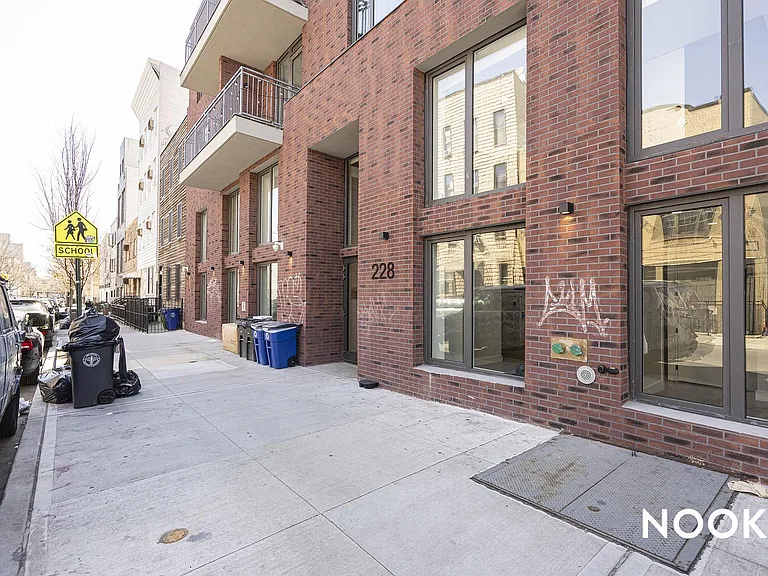 228 N 7th St #109 — Photo 7