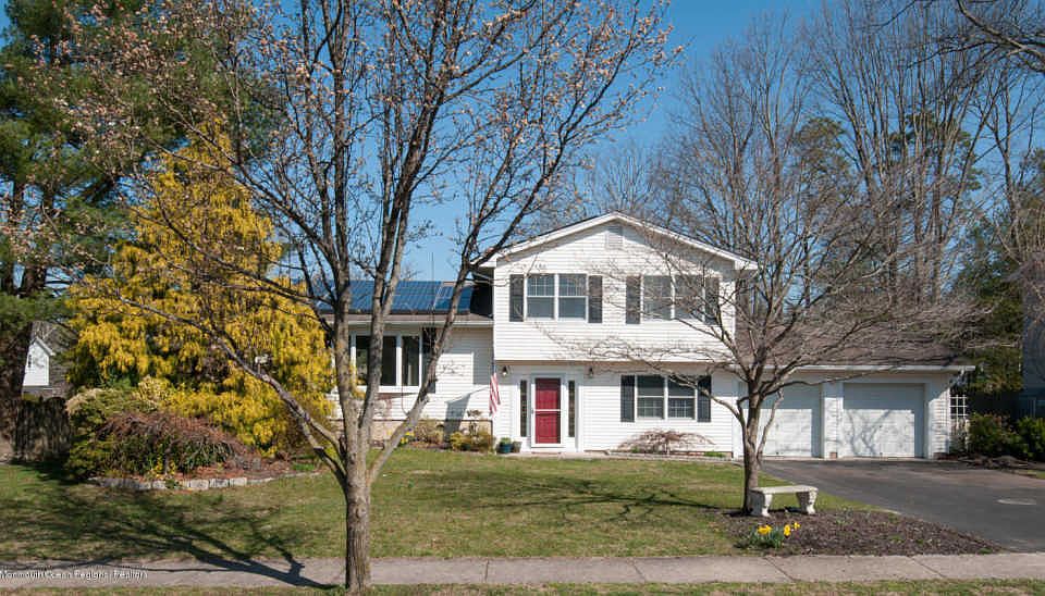 1st image of 3 Redwood Dr