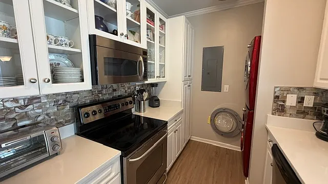 1028 Grace Hill Dr — Photo 13