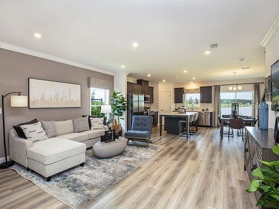 7th image of this home