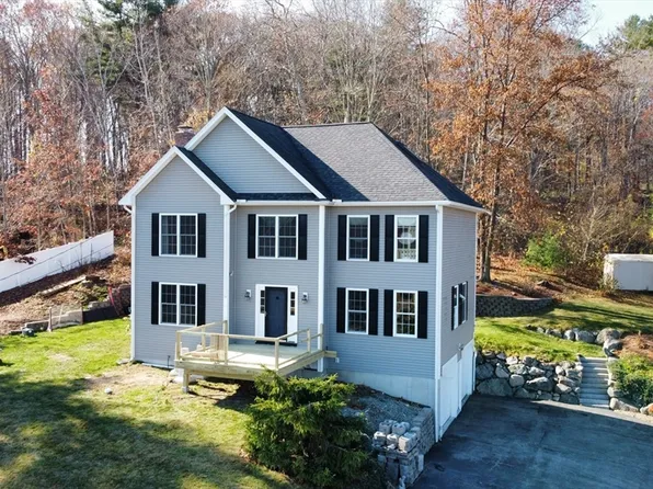 114 East St, Middleton, MA 01949