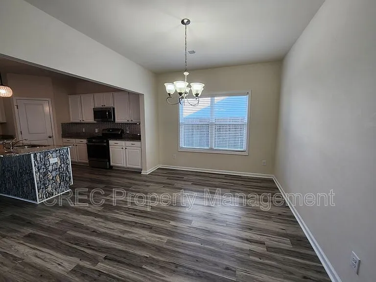 260 Hyrne Dr — Photo 7