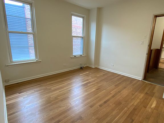 4th image of 2528 N California Ave APT 2R