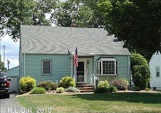 2nd image of 19-13 Saddle River Rd
