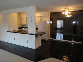 4th image of 3105 Heritage Dr #12