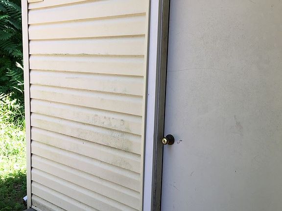 4th image of 2437 Brambleton Ave SW