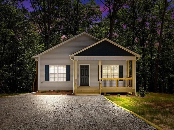131 Dauphine St, Fuquay Varina, NC 27526