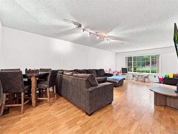 4th image of 60 Eagle Ridge Way