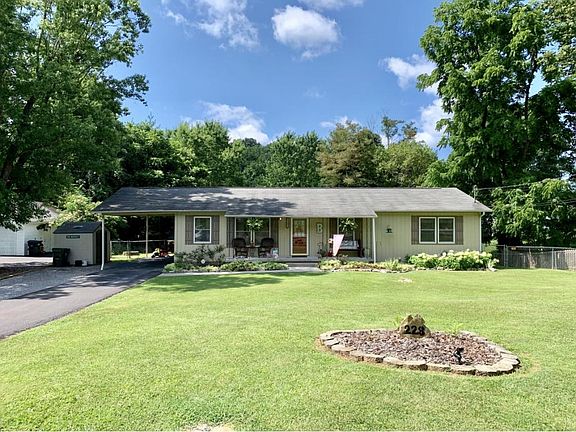 3rd image of 392 Sandalwood Dr