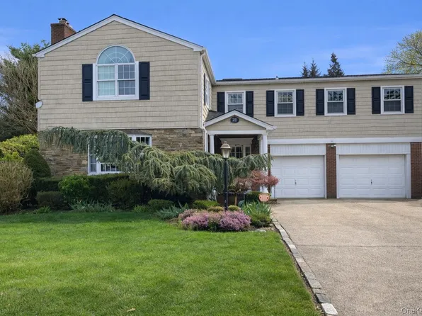 221 Kensington Road, Garden City, NY 11530