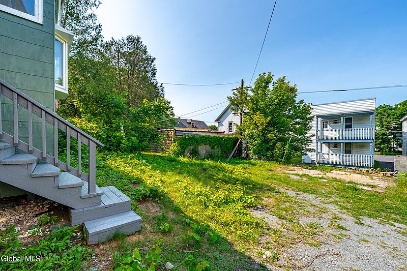 5th image of 349 Manning Boulevard