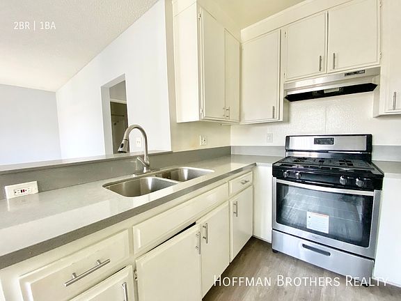 4th image of 227 Normandie Ave #11