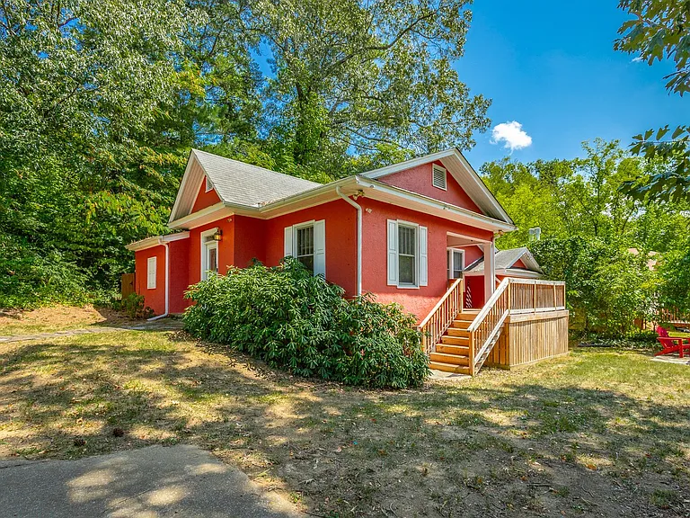 1300 Riverview Rd — Photo 3