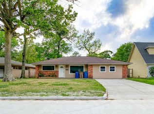 2802 Oak Dr, Dickinson, TX 77539