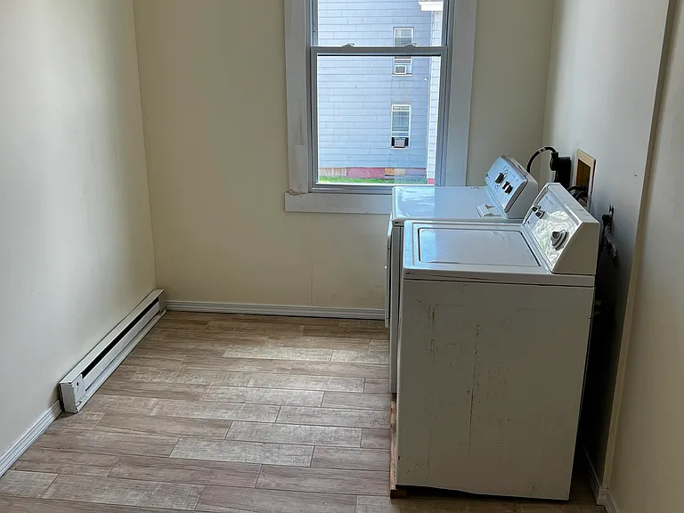 35 Fox St #3 — Photo 12
