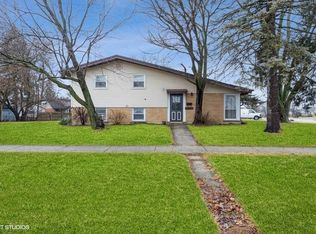 16742 Butterfield Dr, Country Club Hills, IL 60478