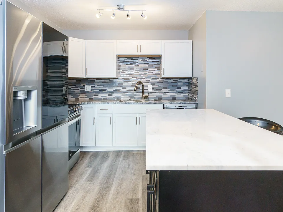 3016 Pleasant Ave #102-A