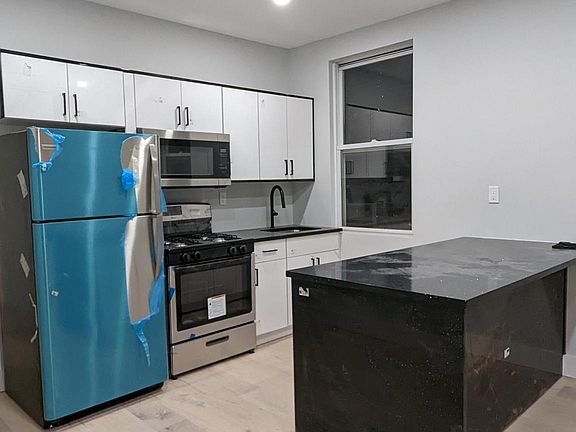 2nd image of 15 Clinton Ave Floor 2
