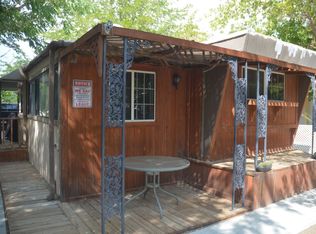 211 Vineyard Ln, Independence, CA 93526