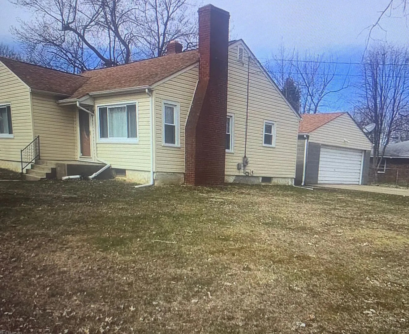 One Floor Living - 3 Bedrooms with 2-Car Garage — Photo 2
