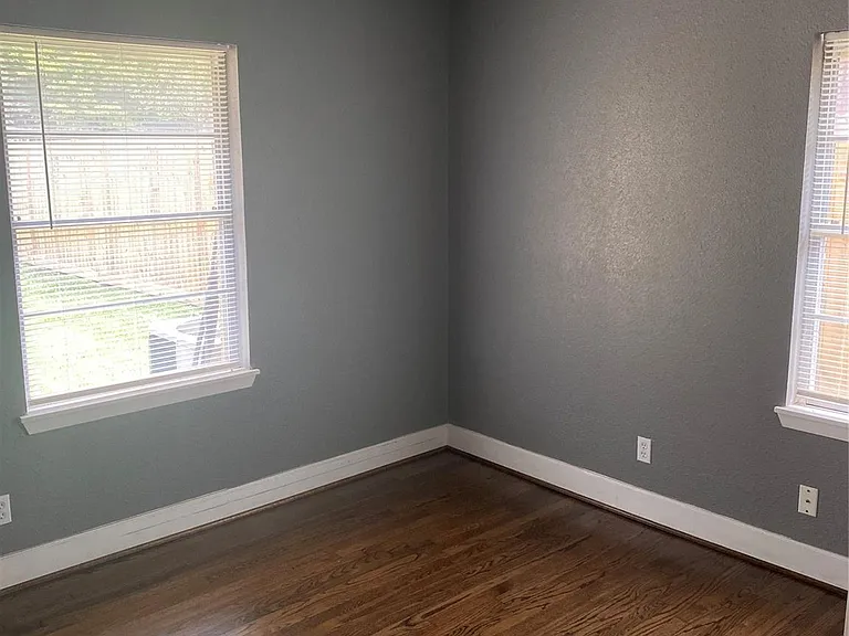 215 Bizerte St — Photo 13