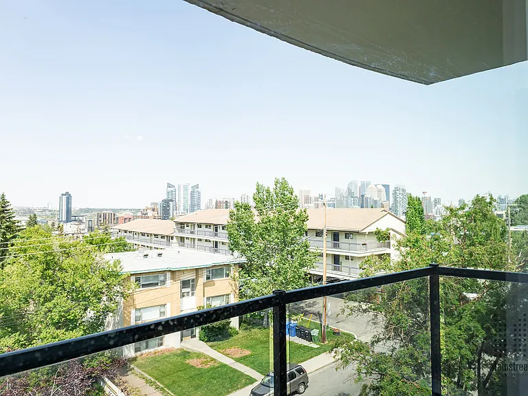1611 23rd Ave SW — Photo 12