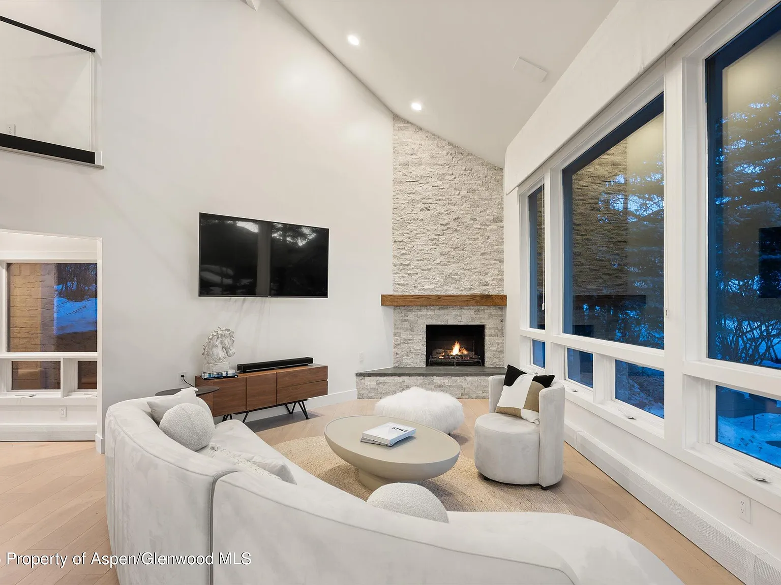 4 bed, 3603 sqft, $65,000 — Photo 3