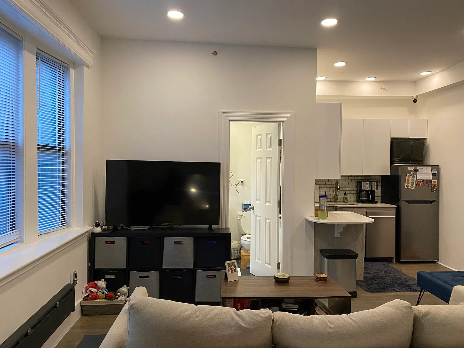 Studio, 999 sqft, $2,300 — Photo 2