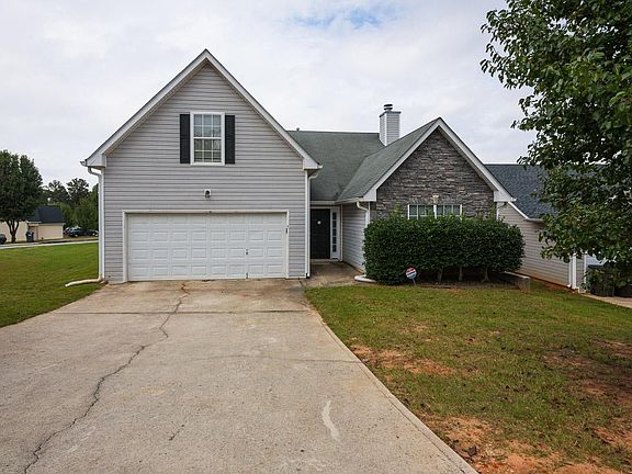 2nd image of 2952 Knoll View Pl