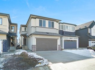 7113 51st Ave, Beaumont, AB T4X1J4