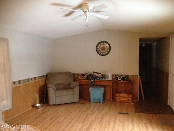 3rd image of 54572 Estates Ln