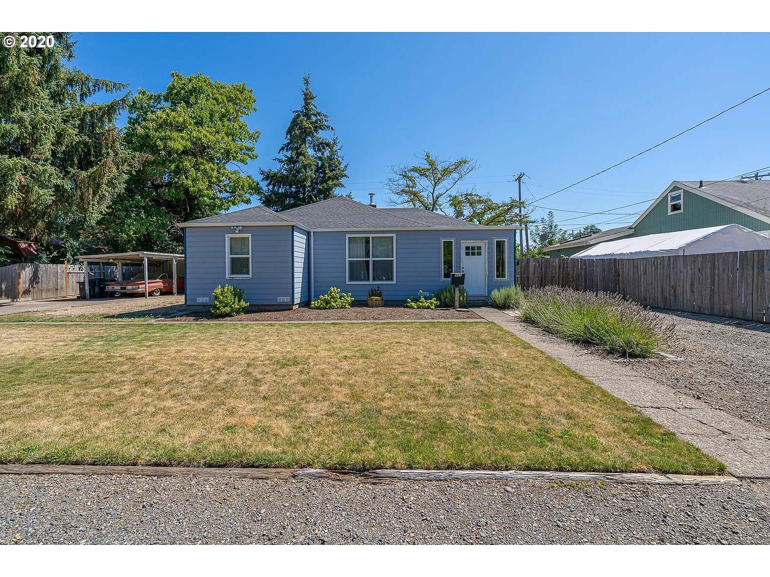 445 Louis St photo 1