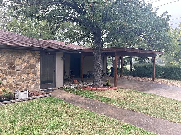 2nd image of 1902 Jacqueline Dr