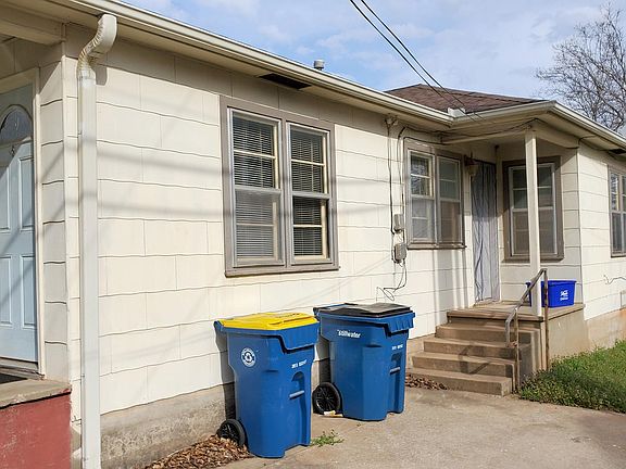 Optional outside entrance into kitchen.