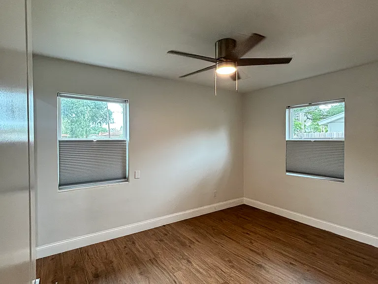 3911 W Rogers Ave — Photo 11