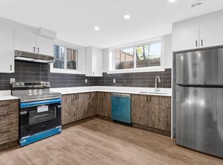 296 Duncairn Ave #B, Ottawa, ON K1Z7G9
