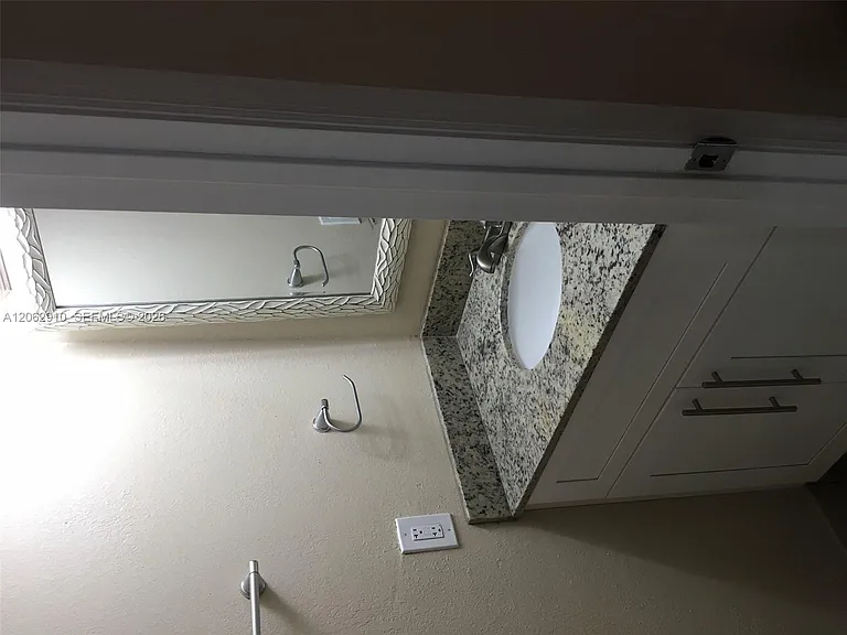 1440 Sheridan St #5F — Photo 8