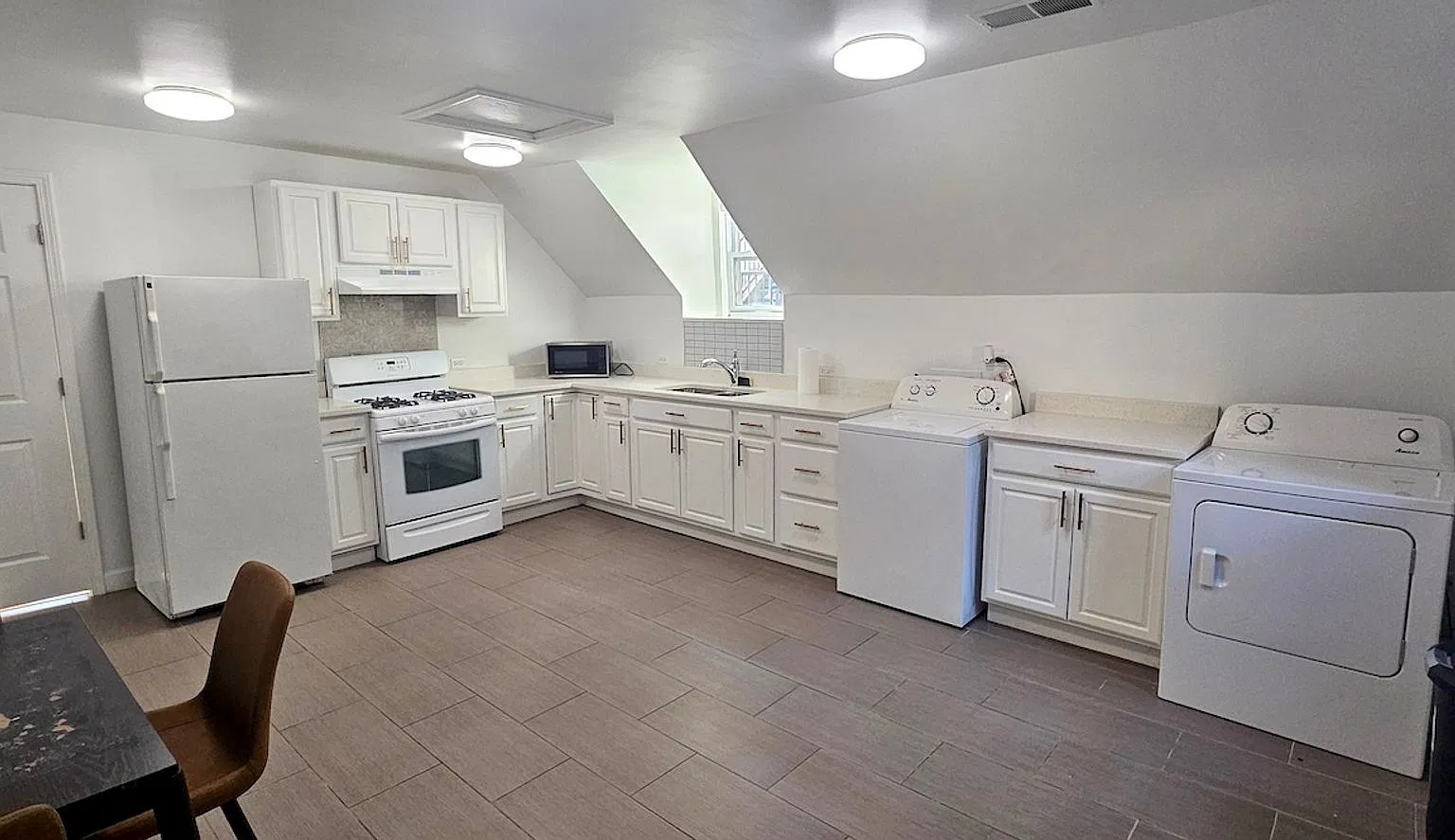 1341 N. Ashland — Photo 3