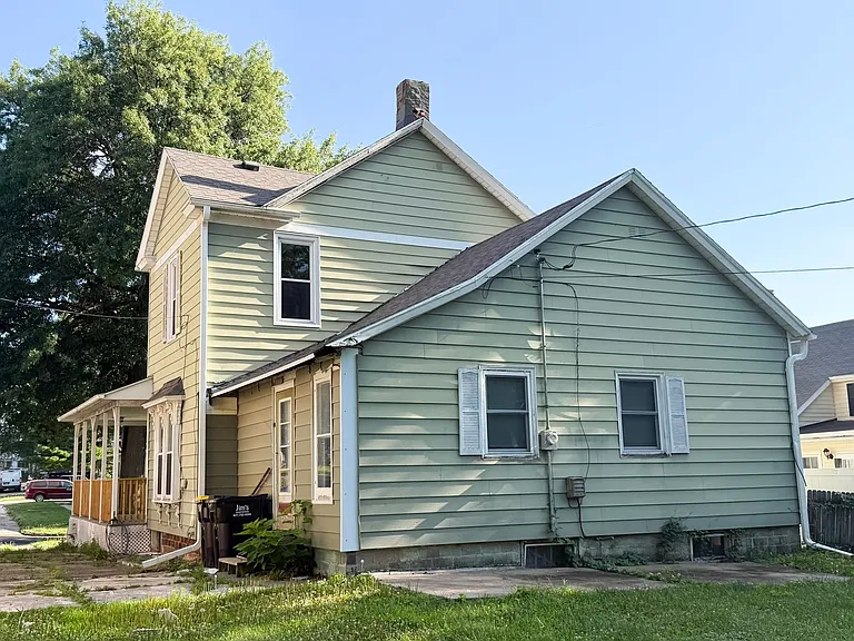 913 W Montgomery St — Photo 3