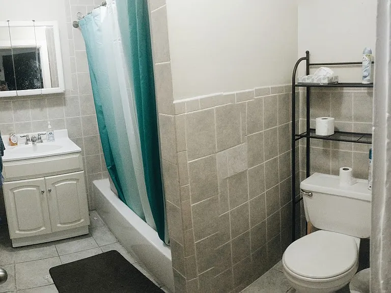 88 Hammond St #7R — Photo 7