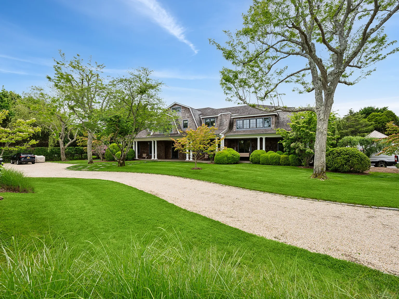 A Refined Summer Retreat — Photo 2