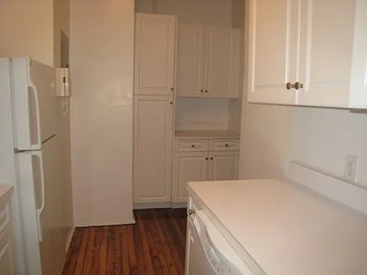 Rented by Metropolitan Equities | media 27