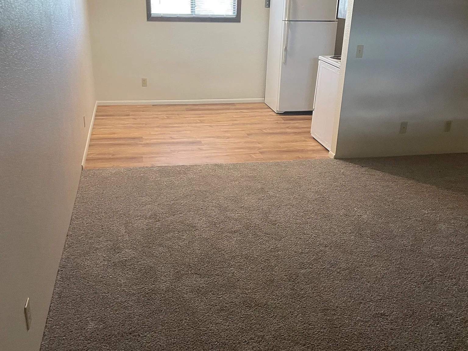 2495 S Mountain View Dr — Photo 3