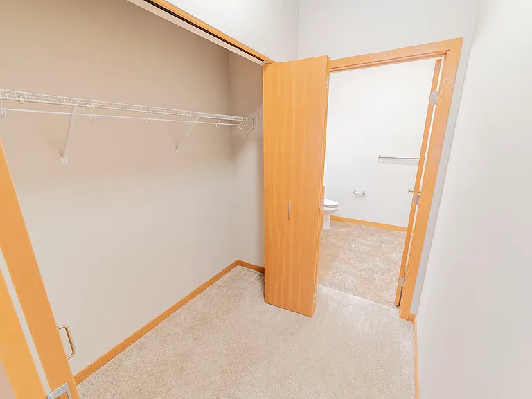 Mammoth Springs Apartments & Townhomes — Photo 70