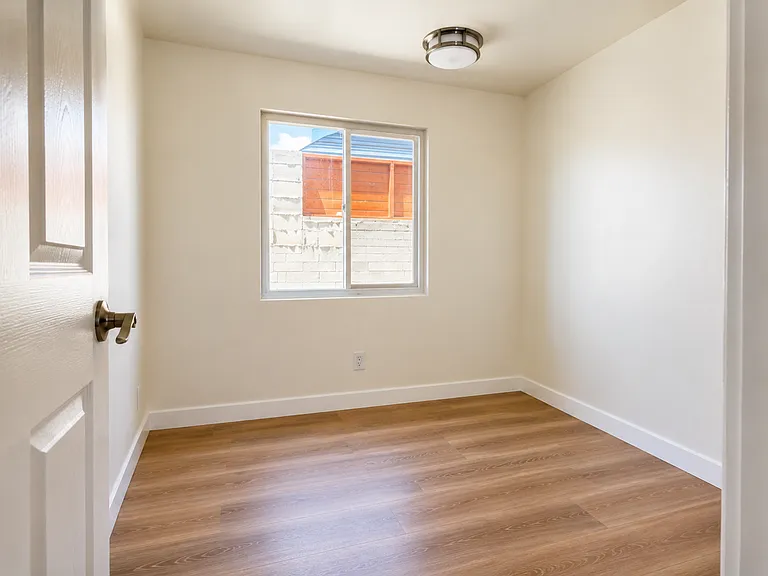 Downstairs bedroom 1