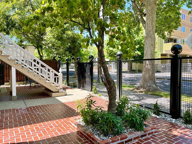 1214 E St #1/2 — Photo 8
