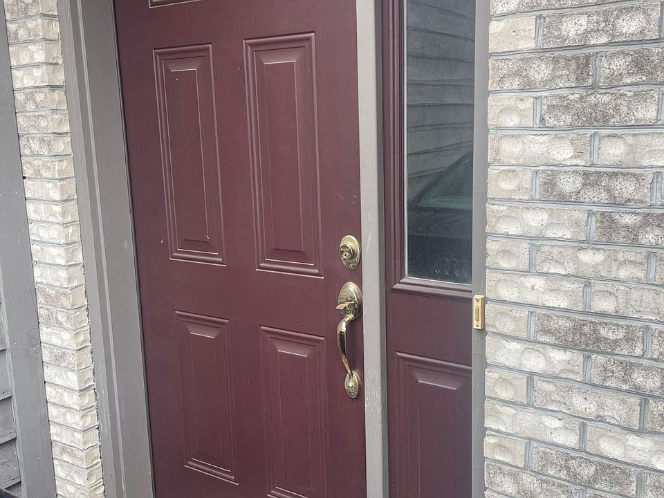 1st image of 14 Silver Creek Dr