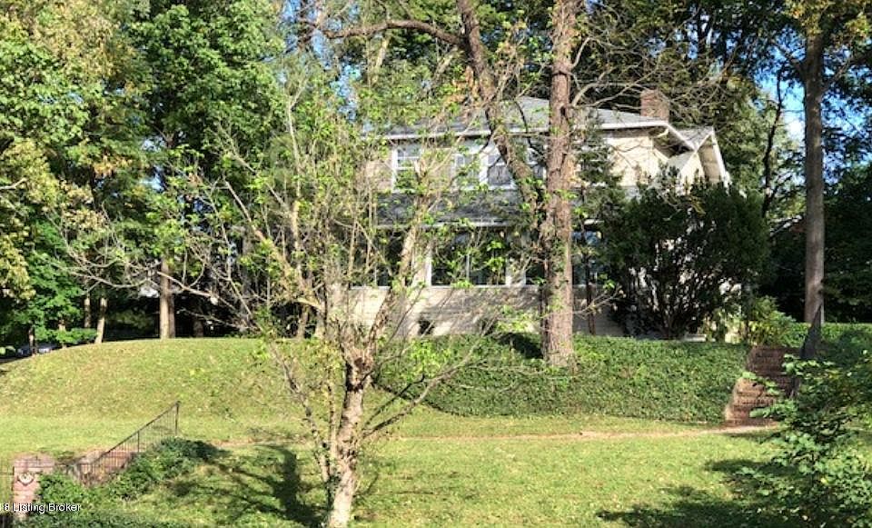 2nd image of 2401 Dundee Rd